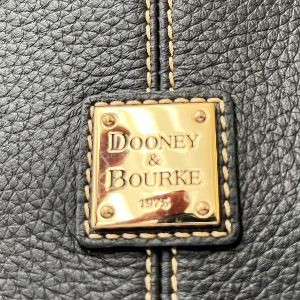 Dooney Bourke Classic Purse - Picture 16 of 16